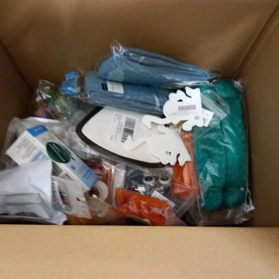 LOT OF ASSORTED HOUSEHOLD ITEMS TO INCLUDE NINTENDO SWITCH CASE, 2-PACK MUG SET AND DOG THEFT DNA REDISTER