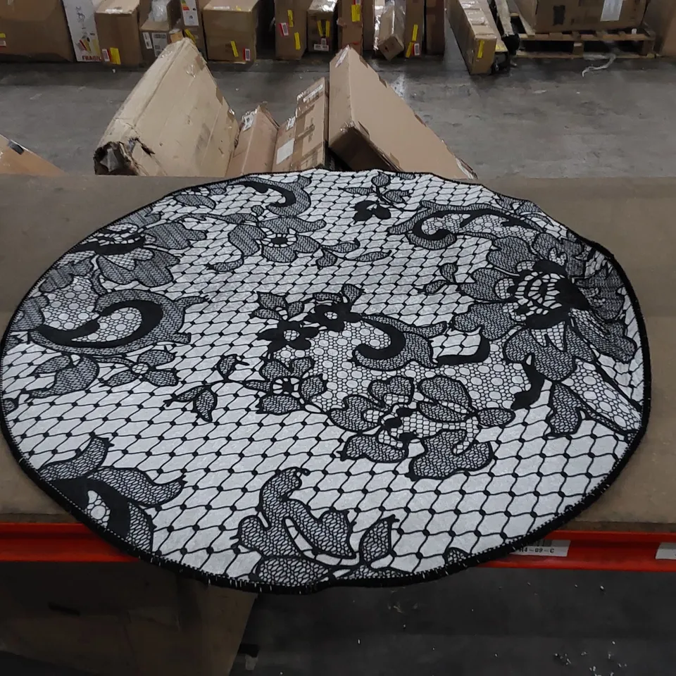 DESIGNER ELEGANT LACE BATHMAT 