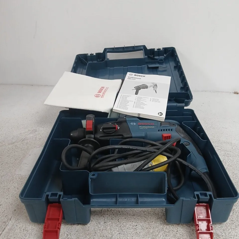BOSCH PROFESSIONAL 720W ROTARY HAMMER GBH 2-21 – CARRY CASE, MANUAL & CLOTH INCLUDED
