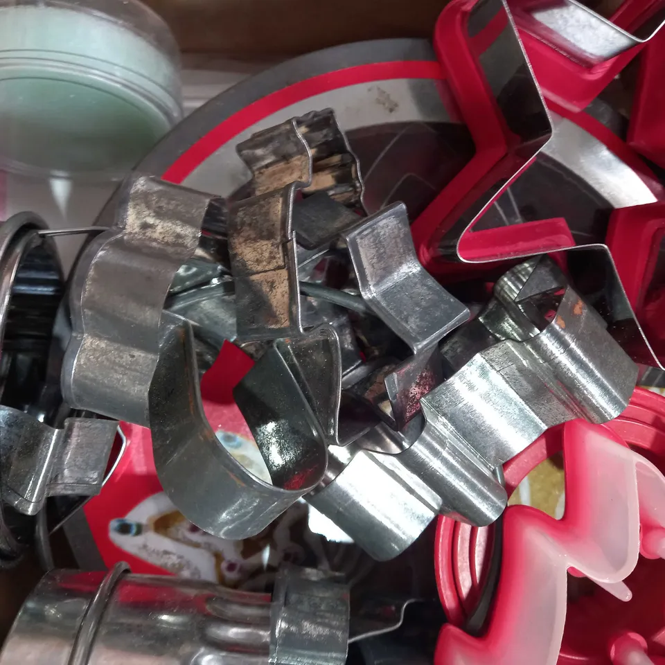 BOX OF ASSORTED COOKIE CUTTERS