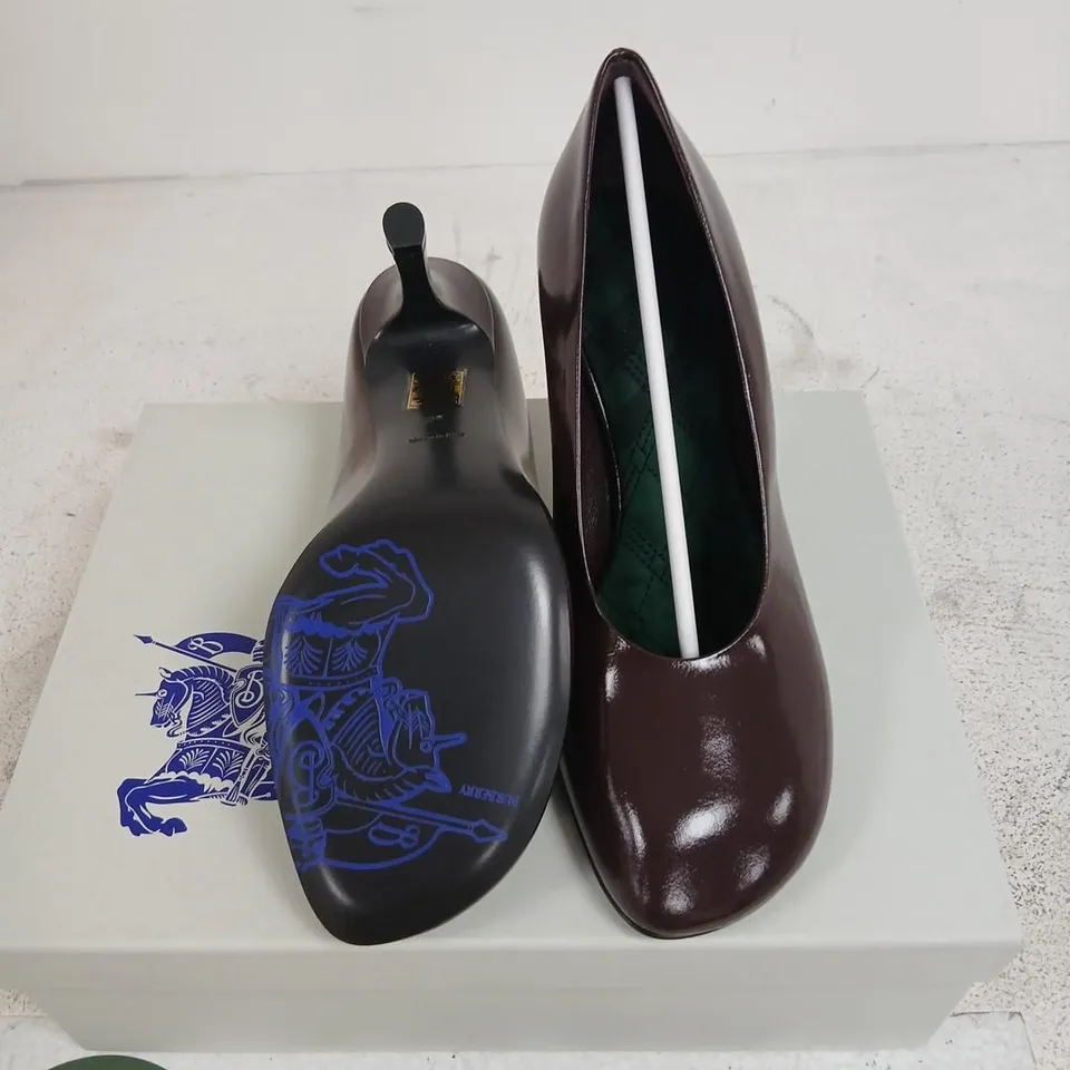 BURBERRY BURGUNDY PATENT LEATHER COURT SHOES – UK 5 (EU 38)