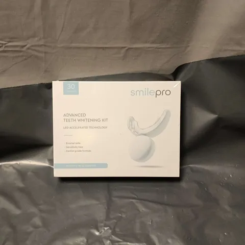 SMILEPRO ADVANCED TEETH WHITENING KIT – LED ACCELERATED TECHNOLOGY