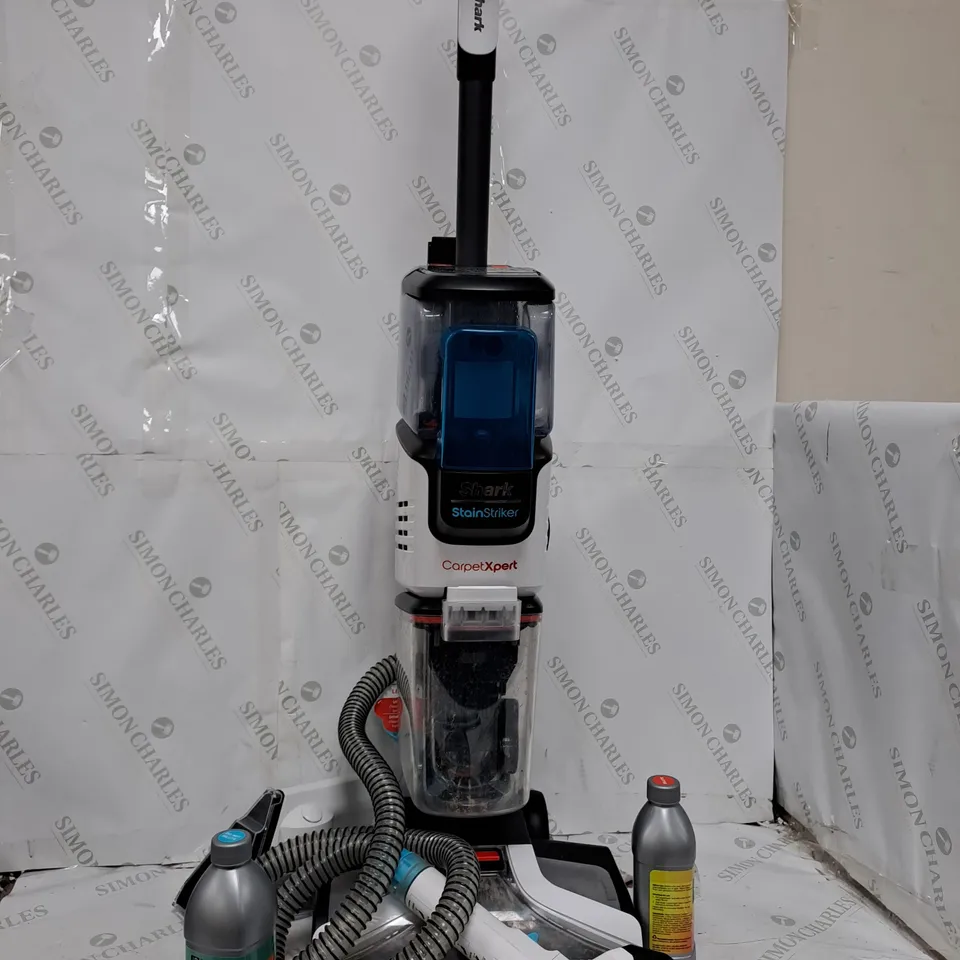 SHARK CARPET XPERT DEEP CARPET CLEANER & BUILT IN STAIN STRIKER EX200UK - COLLECTION ONLY