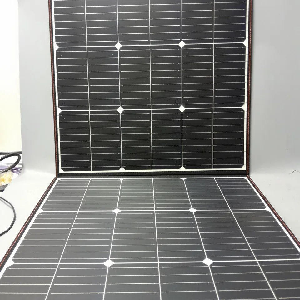 FOLDDOUT SOLAR PANEL