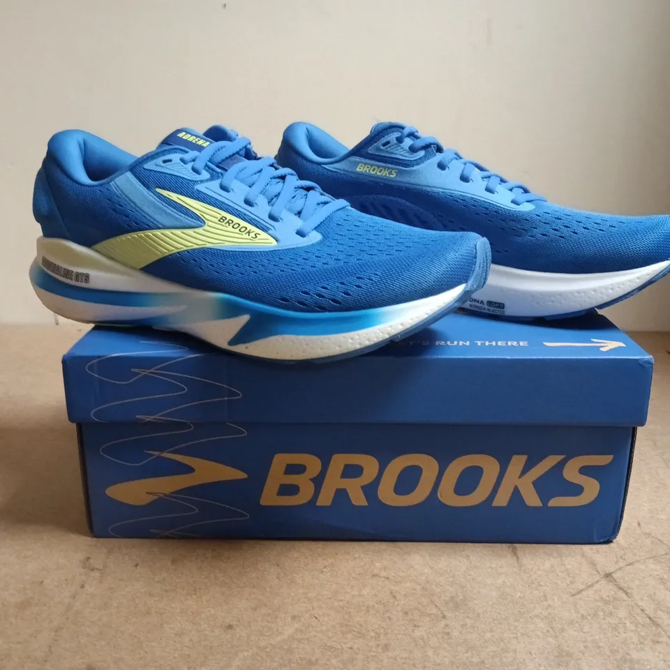 BOXED PAIR OF BROOKS ADRENALINE GTS 24 TRAINERS IN COBALT/NEON YELLOW SIZE UK 9.5