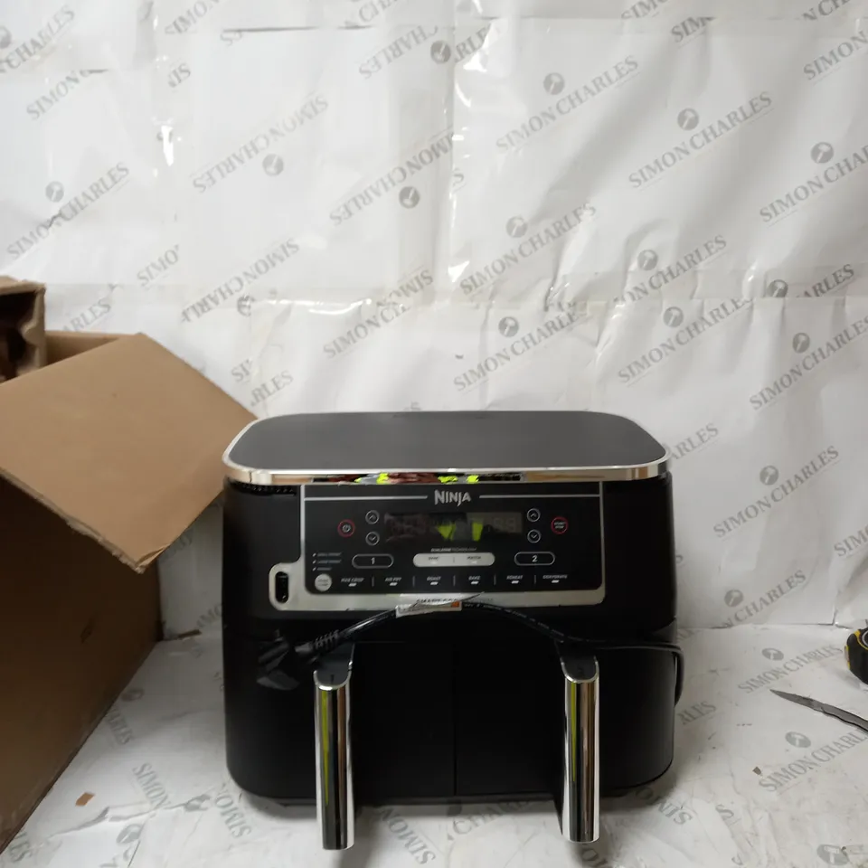 BOXED NINJA FOODI MAX DUAL ZONE 9.5L AIR FRYER AF451UK