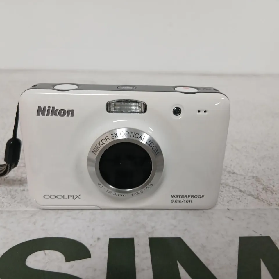 NIKON COOLPIX S30 DIGITAL CAMERA – WHITE
