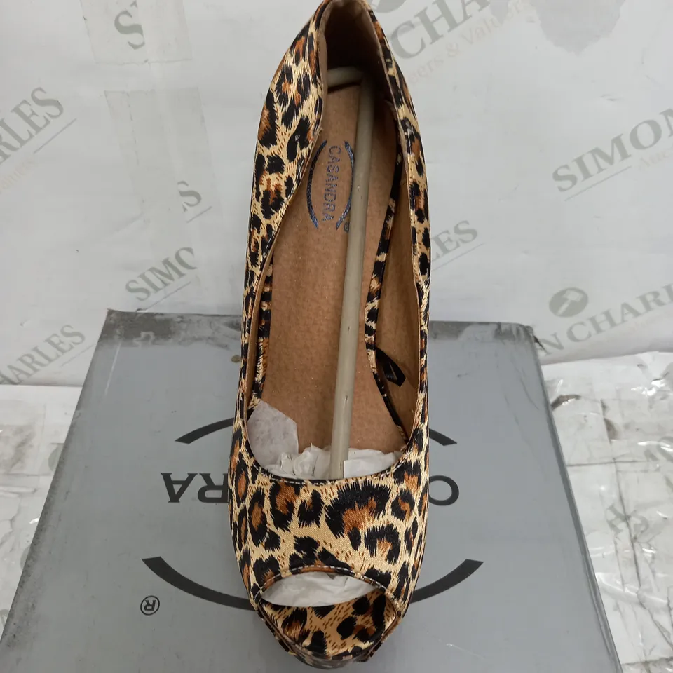 BOXED PAIR OF LEOPARD SATIN PRINT STILLETTO SIZE 6