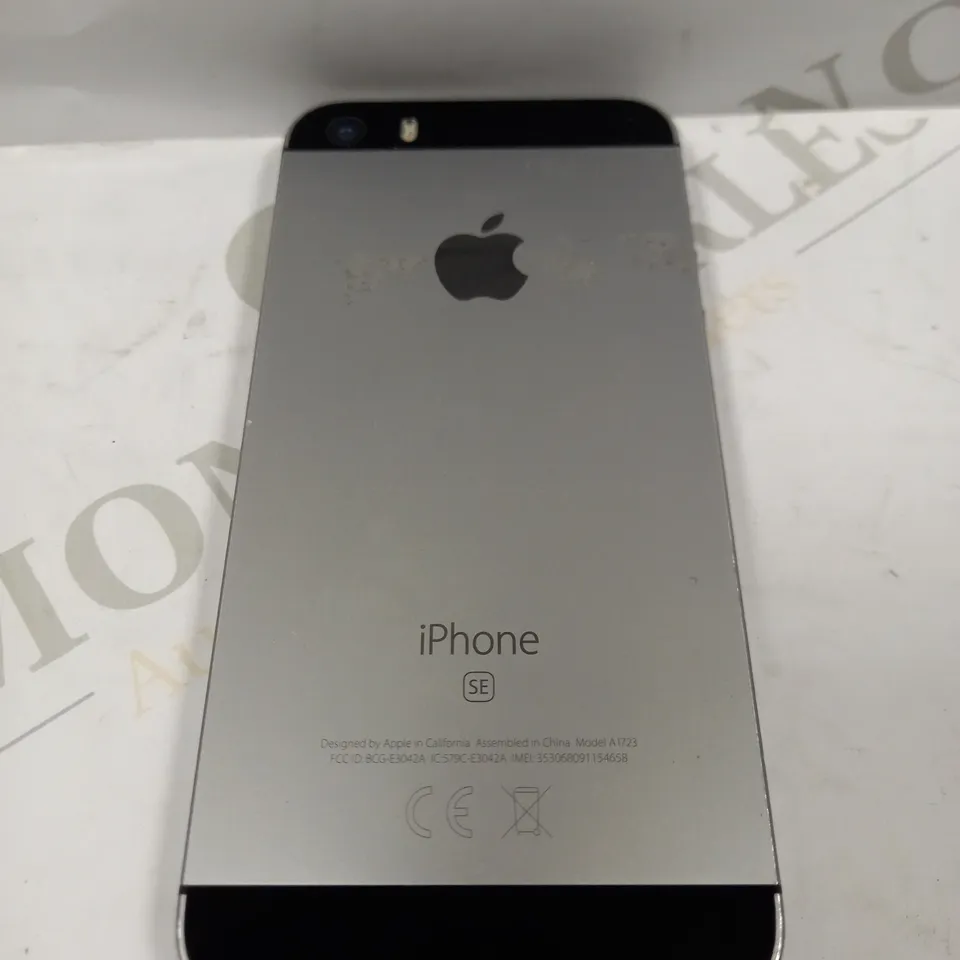 APPLE IPHONE SE (1ST GENERATION) - SILVER 