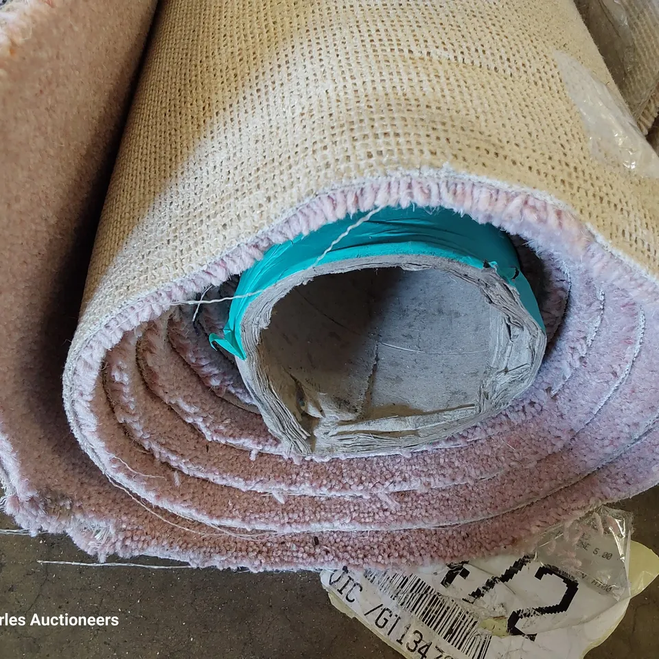 ROLL OF QUALITY TUDOR TWIST CLASSIC ENGLISH ROSE CARPET APPROXIMATELY 5M × 3.45M 
