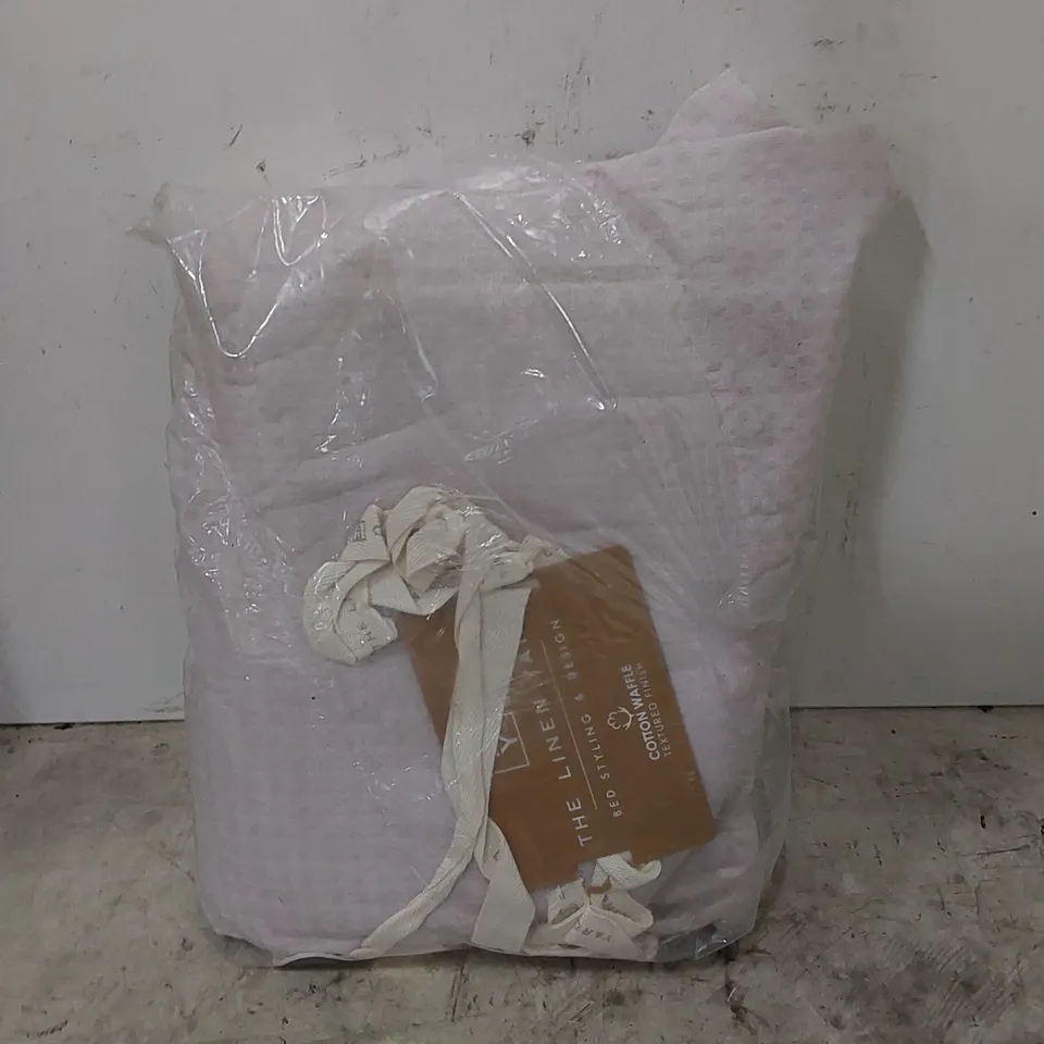 BAGGED HOODO WAFFLE 180 TC DUVET COVER SET // SIZE: DOUBLE 