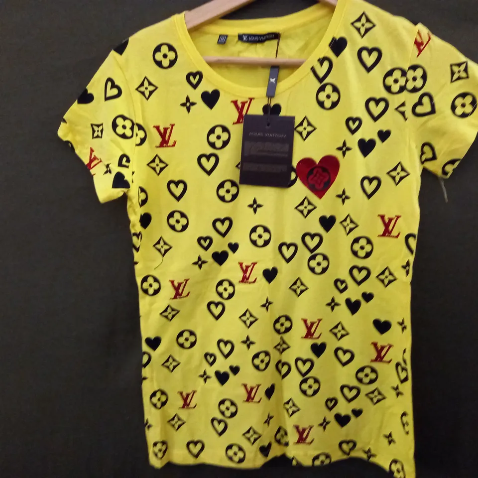 LOUIS VUITTON LOGO T-SHIRT IN YELLOW - MEDIUM