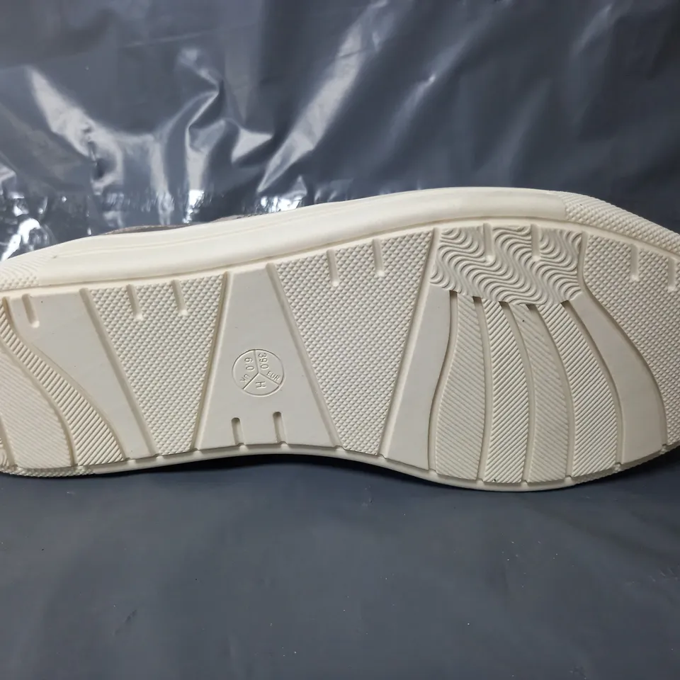 PAIR OF HOTTER LACE UP TRAINERS IN ROSE GOLD COLOUR - UK 6