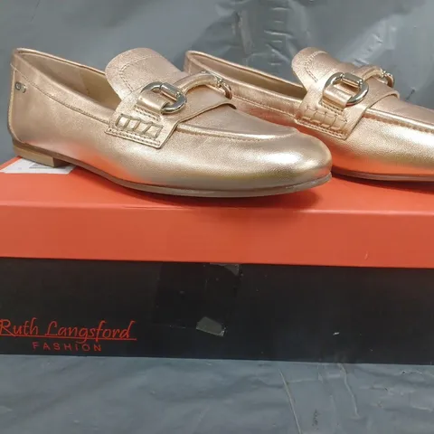 BOXED PAIR OF RUTH LANGSFORD LEATHER LOAFERS IN ROSE GOLD SIZE 4