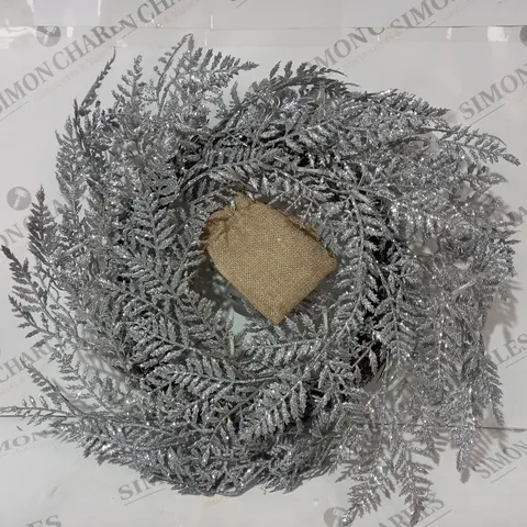 BOXED JULIEN MACDONALD GLITTER PRE LIT WREATH - SILVER