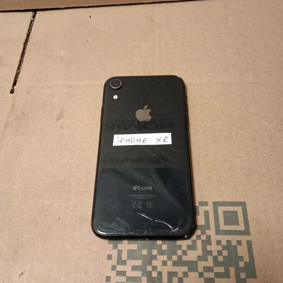 IPHONE XR SMART PHONE