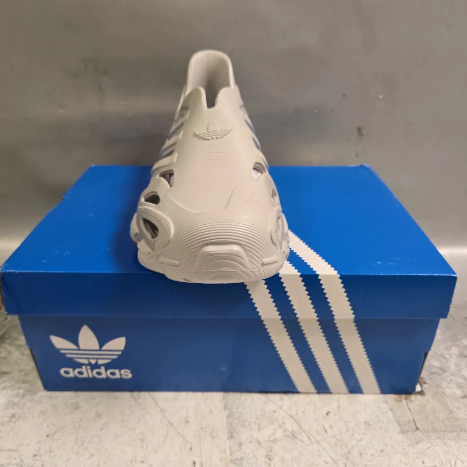 BOXED PAIR OF ADIDAS ADIFOM SUPERNOVA SHOES IN GREY SIZE UK 6