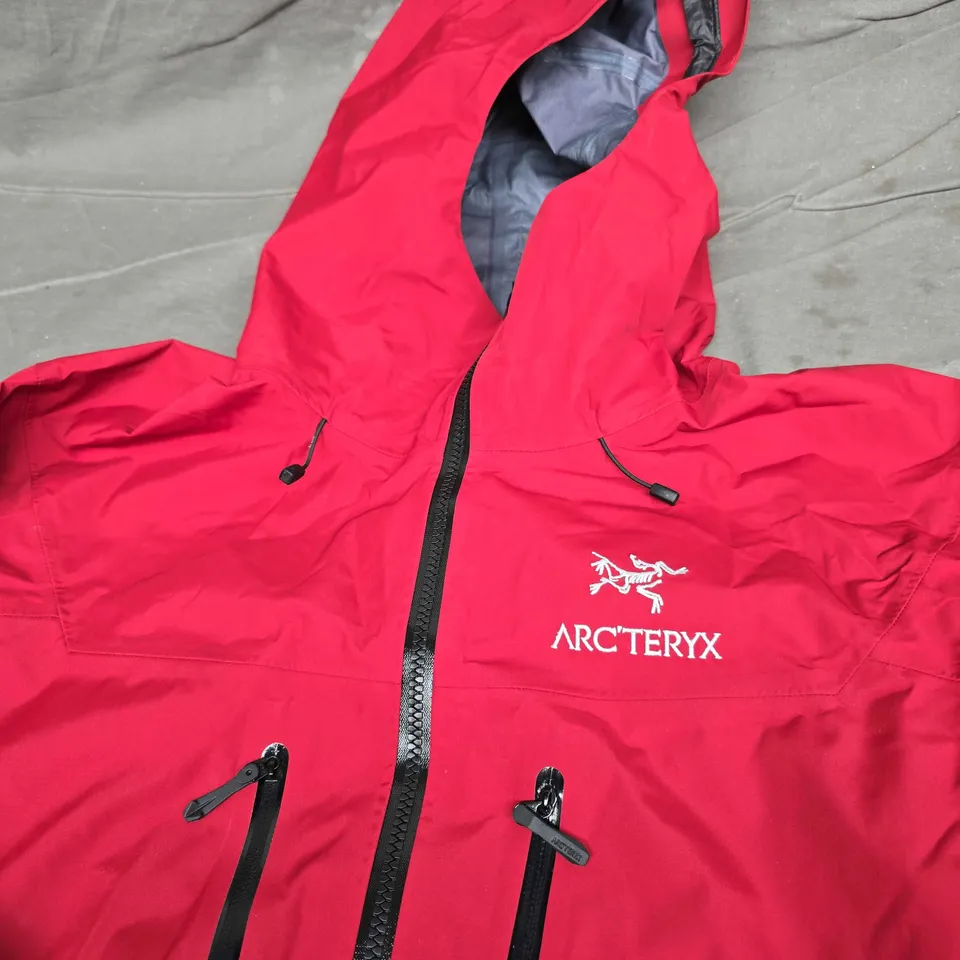 ARC'TERYX GORE-TEX PRO FULL ZIP JACKET - SIZE S