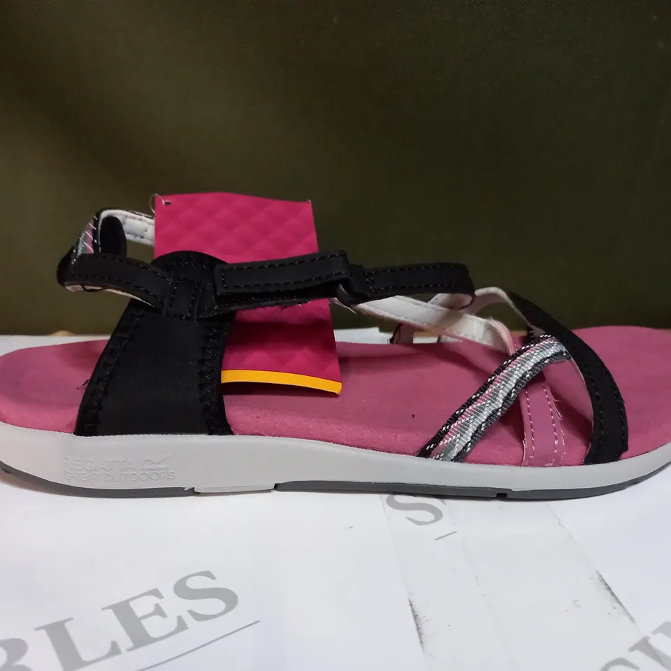 REGATTA LADY ROMA SANDALS SIZE 5