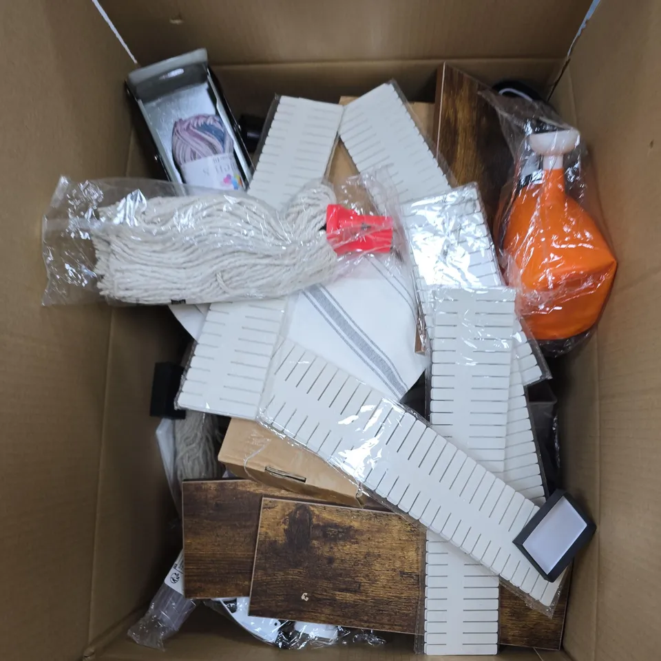 BOX OF APPROXIMATELY 20 ASSORTED ITEMS TO INCLUDE: ASSORTED ROUTERS