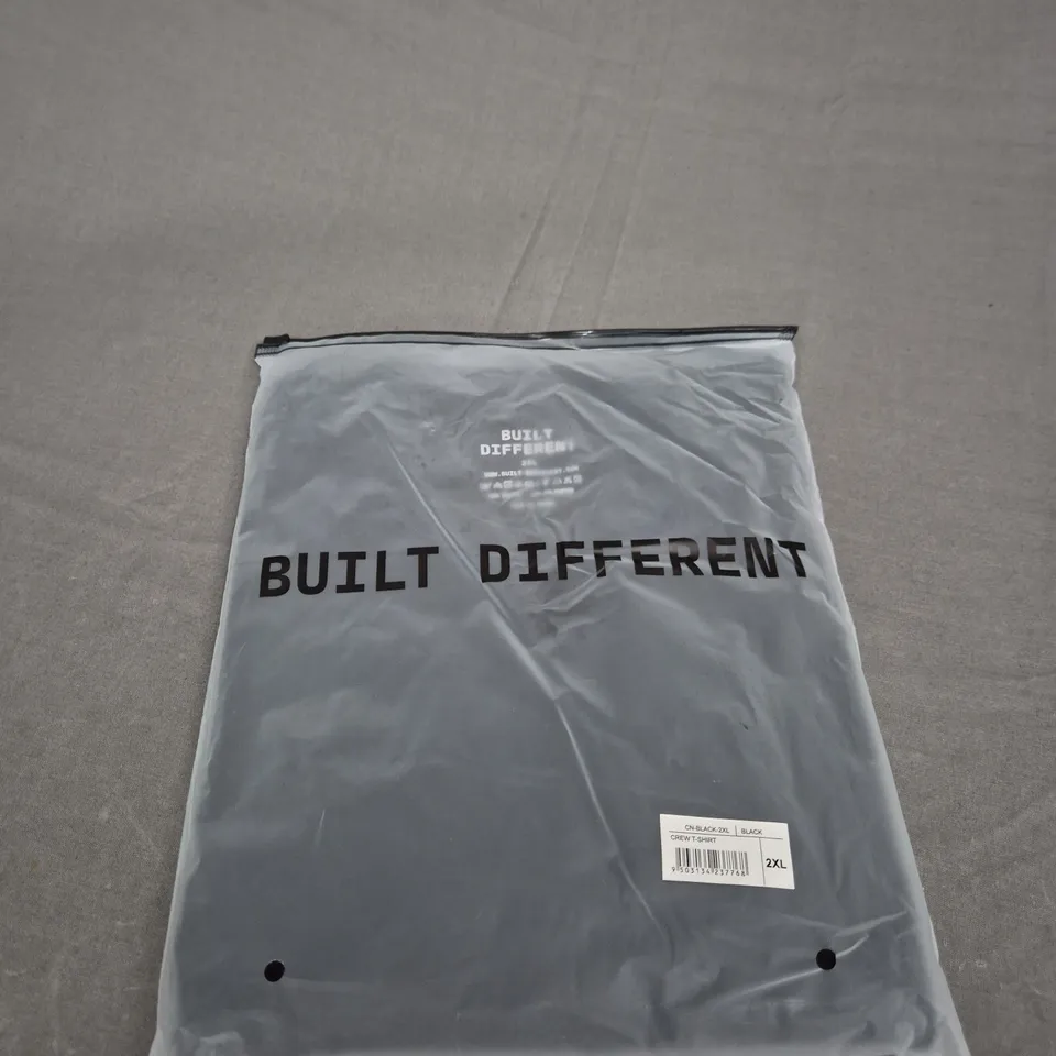 BAGGED BUILT DIFFERENT CREW T-SHIRT SIZE 2XL