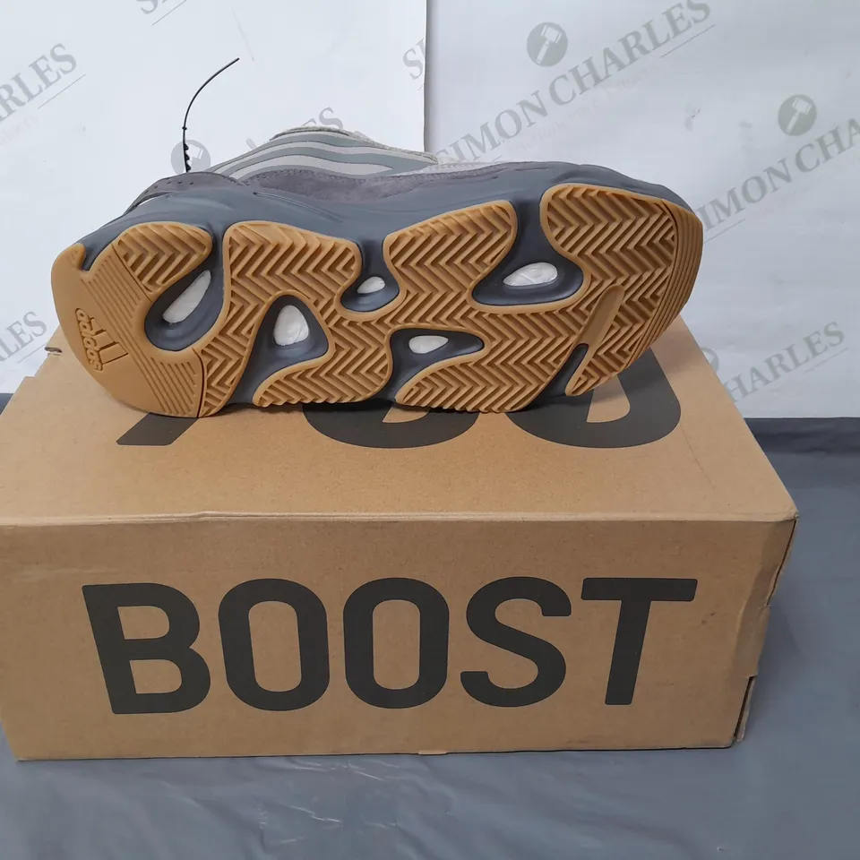 ADIDAS YEEZY BOOST 700 V2 MENS GREY TRAINERS SIZE 8