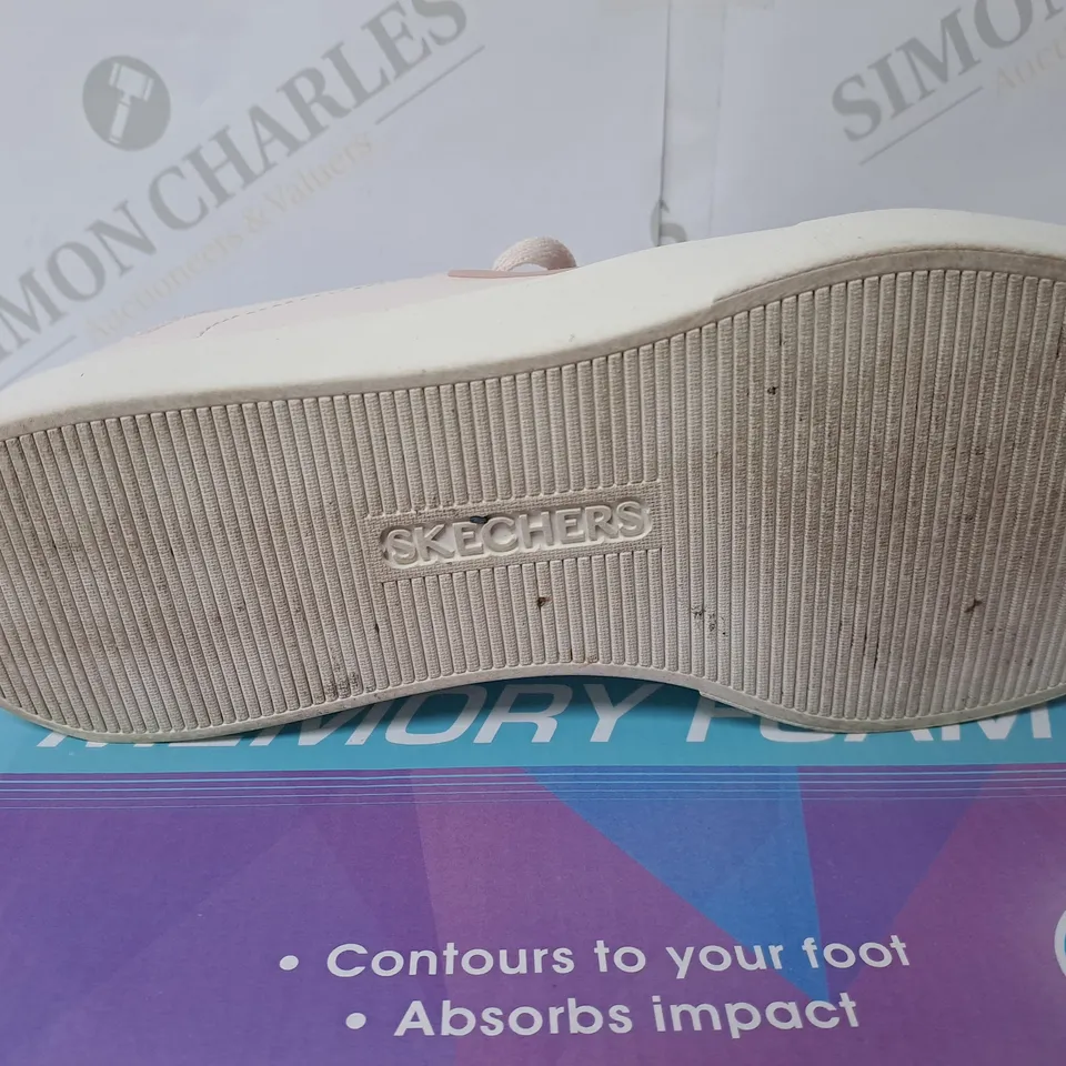 BOXED SKECHERS COURT CLASSICS BLUSH SALMON SIZE 4