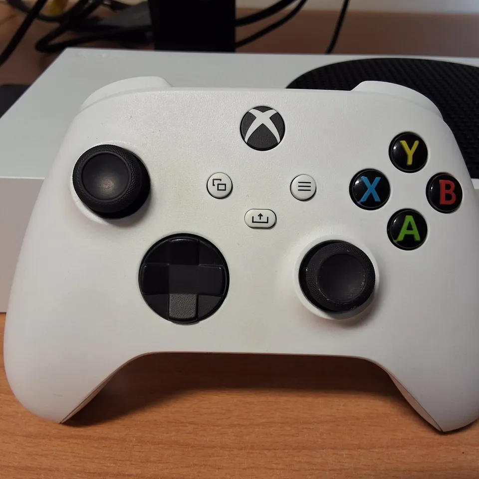 UNBOXED XBOX SERIES S CONSOLE WITH CONTROLLER AND LEADS