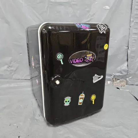 SO CHILL MINI FRIDGE 