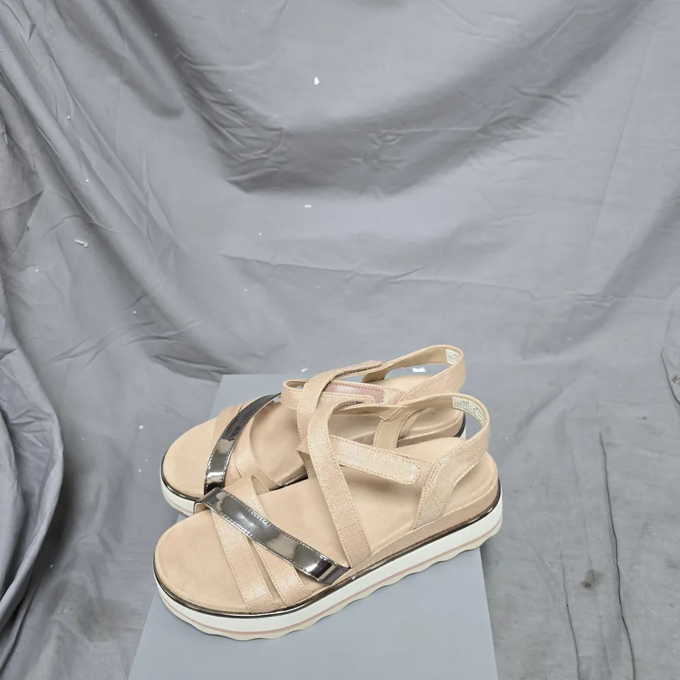 VIONIC KELYN SANDALS – BEIGE WITH METALLIC STRAPS (UK 7 / US 9 / EU 41)