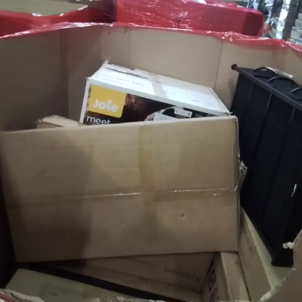 PALLET OF ASSORTED HOUSEHOLD GOODS AND PRODUCTS TO INCLUDE;PRAM,MICROWAVE OVEN,PILLOW