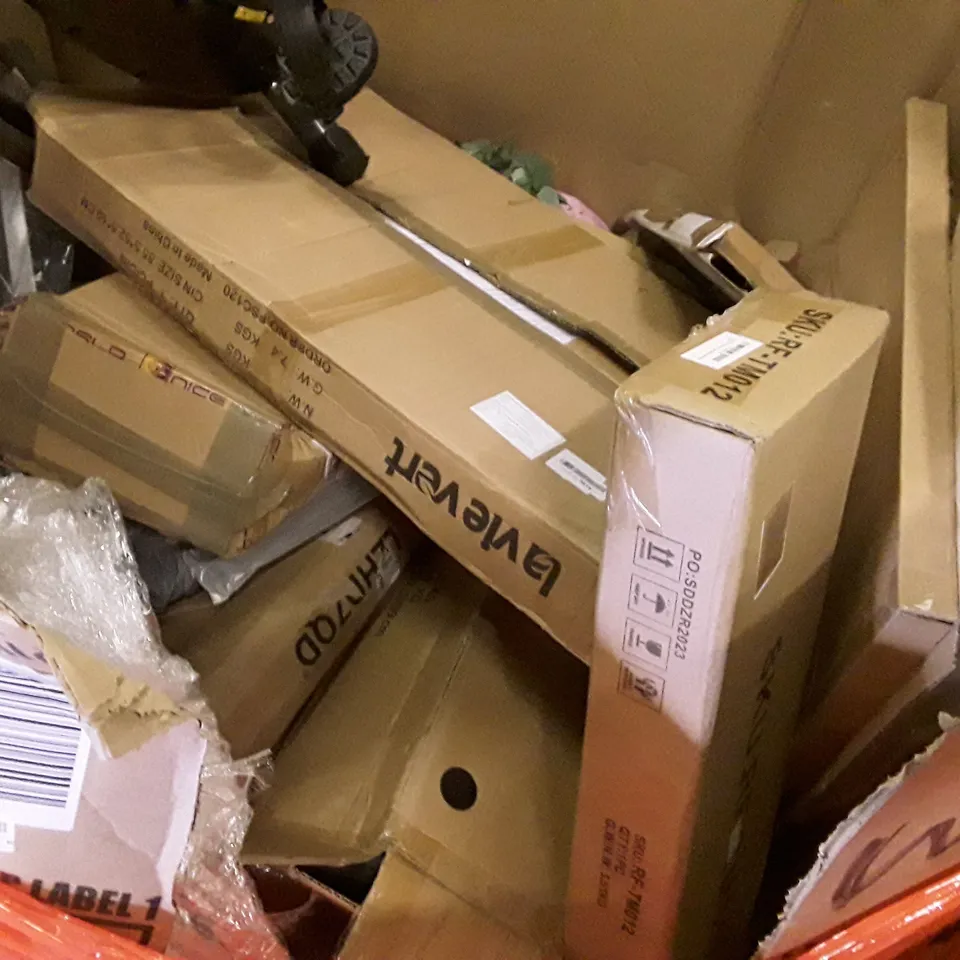 PALLET OF ASSORTED PRODUCTS INCLUDING OFFICE CHAIR, FABIAN CLARKE PHOTO FRAMES, HUANUO LAP DESK, BOOT RACK, BED RAIL GUARD  