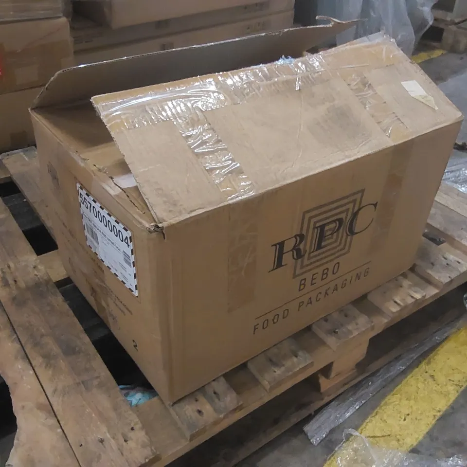 BOX CONTAINING A VERY LARGE QUANTITY OF BRAND NEW PLASTIC FOOD CONTAINERS