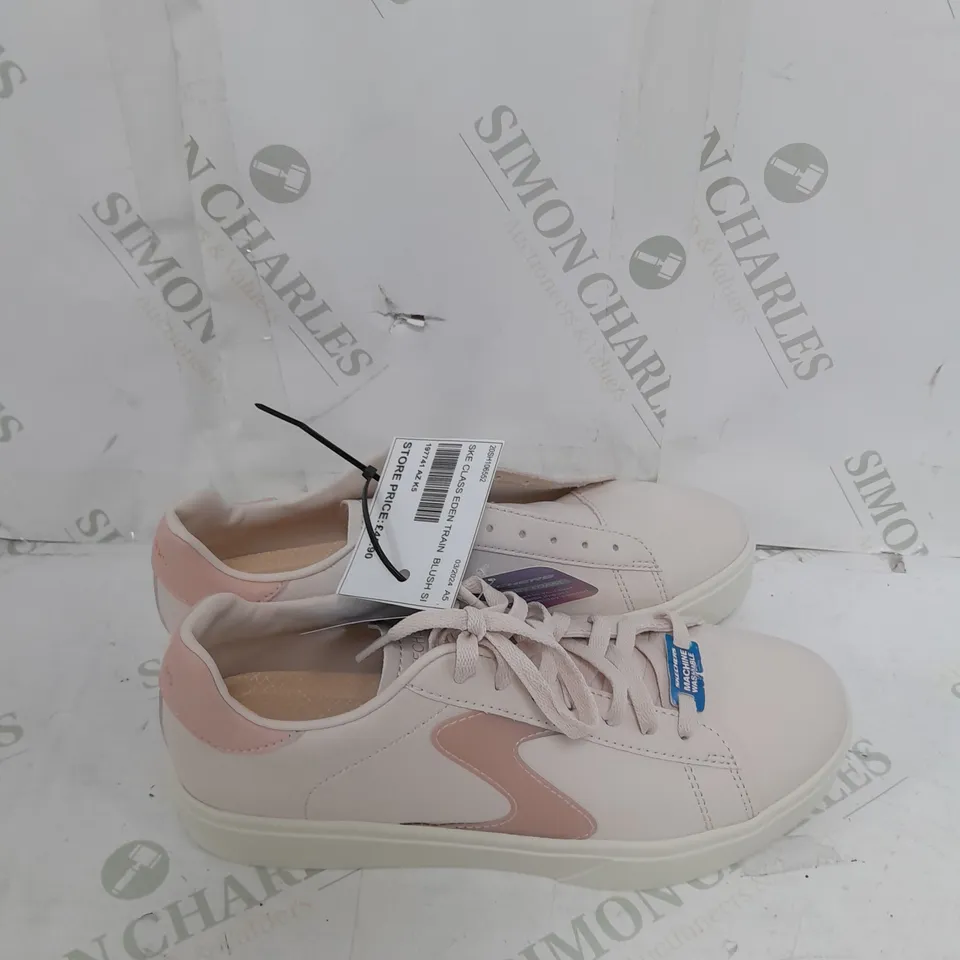 BOXED SKECHERS COURT CLASSICS BLUSH SALMON SIZE 5