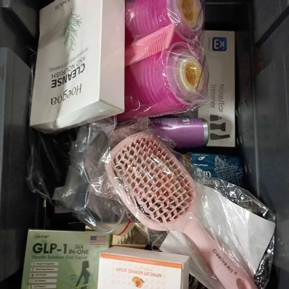 APPROXIMATEY 15 ASSORTED HEALTH AND BEAUTY PRODUCTS TO INCLUDE - NEAL'S YARD MOTHER'S BALM - LUKE PROFESSIONAL MANICURE SET AND NIVEA MEN ROLL ON DEODORANT