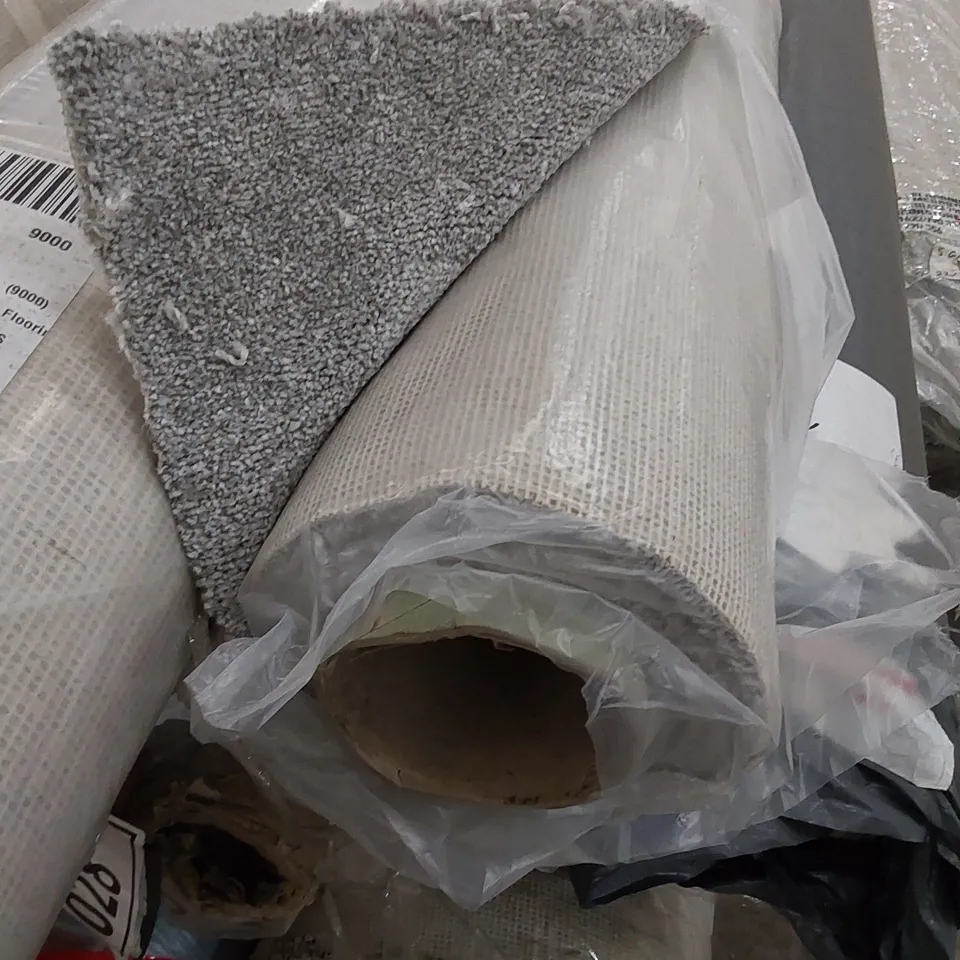 ROLL OF QUALITY PRIMO CHOICE SUPER LIGHT AZORE CARPET // SIZE: APPROXIMATELY 2.4 X 4m