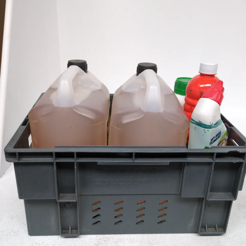 TOTE OF APPROXIMATELY 4 ASSORTED ITEMS TO INCLUDE WEED KILLER, ASEVI, HARPIC ETC