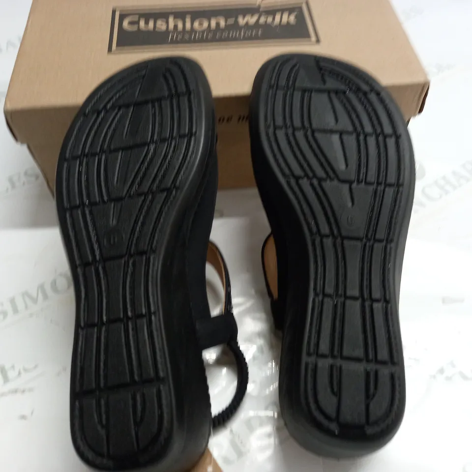 CUSHION WALK BLACK STRAPPY SHOES - 6
