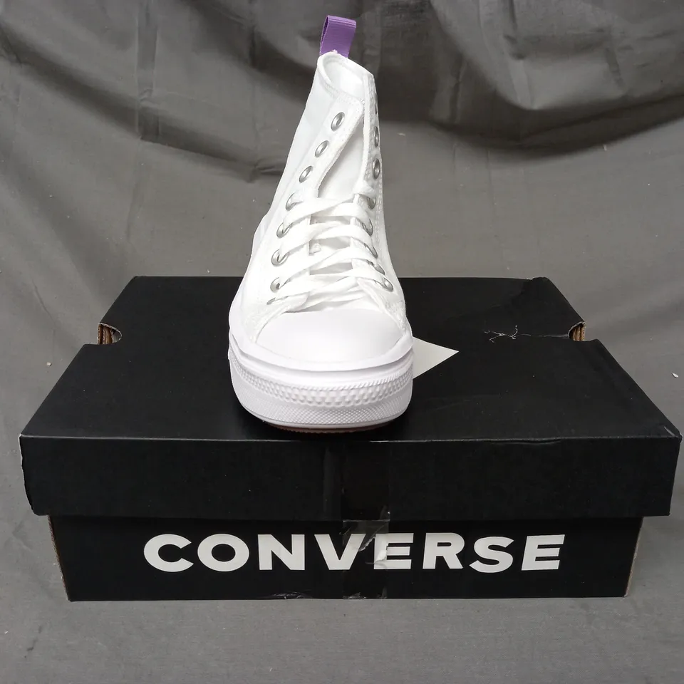 BOXED PAIR OF CONVERSE SHOES IN WHITE/PURPLE UK SIZE 3
