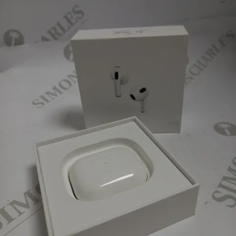 APPLE AIRPODS (3RD GENERATION)