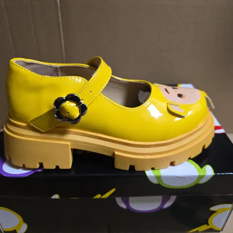 BOXED PAIR OF KOI LA LA TELETUBBIES KIDZ MARY JANES – YELLOW, UK SIZE 11