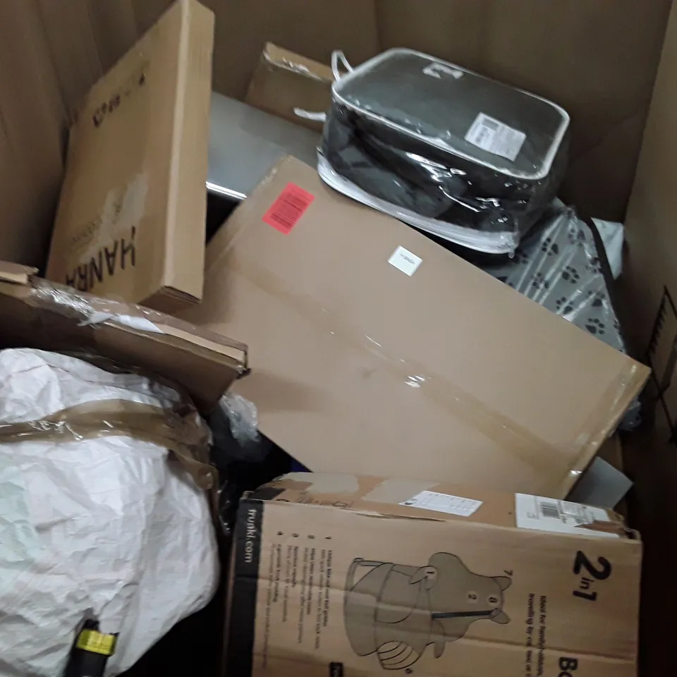PALLET OF ASSORTED HOUSEHOLD GOODS TO INCLUDE UMBRELLAS, BLINDS AND FURNITURE ECT