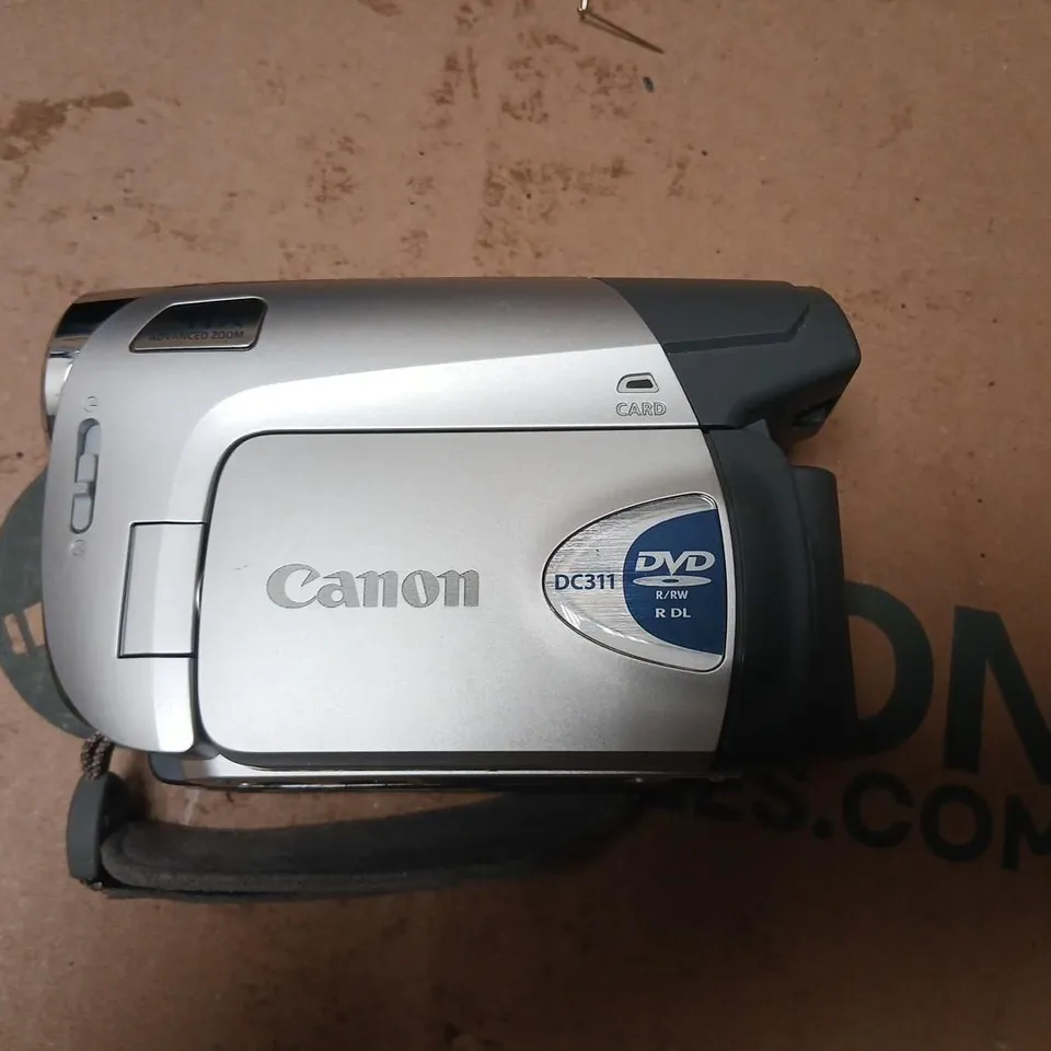 CANON DC311 DVD CAMCORDER – SILVER, 200X DIGITAL ZOOM, FLIP-OUT LCD SCREEN