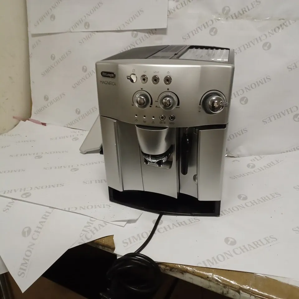 DELONGHI MAGNIFICA COFFEE MACHINE 