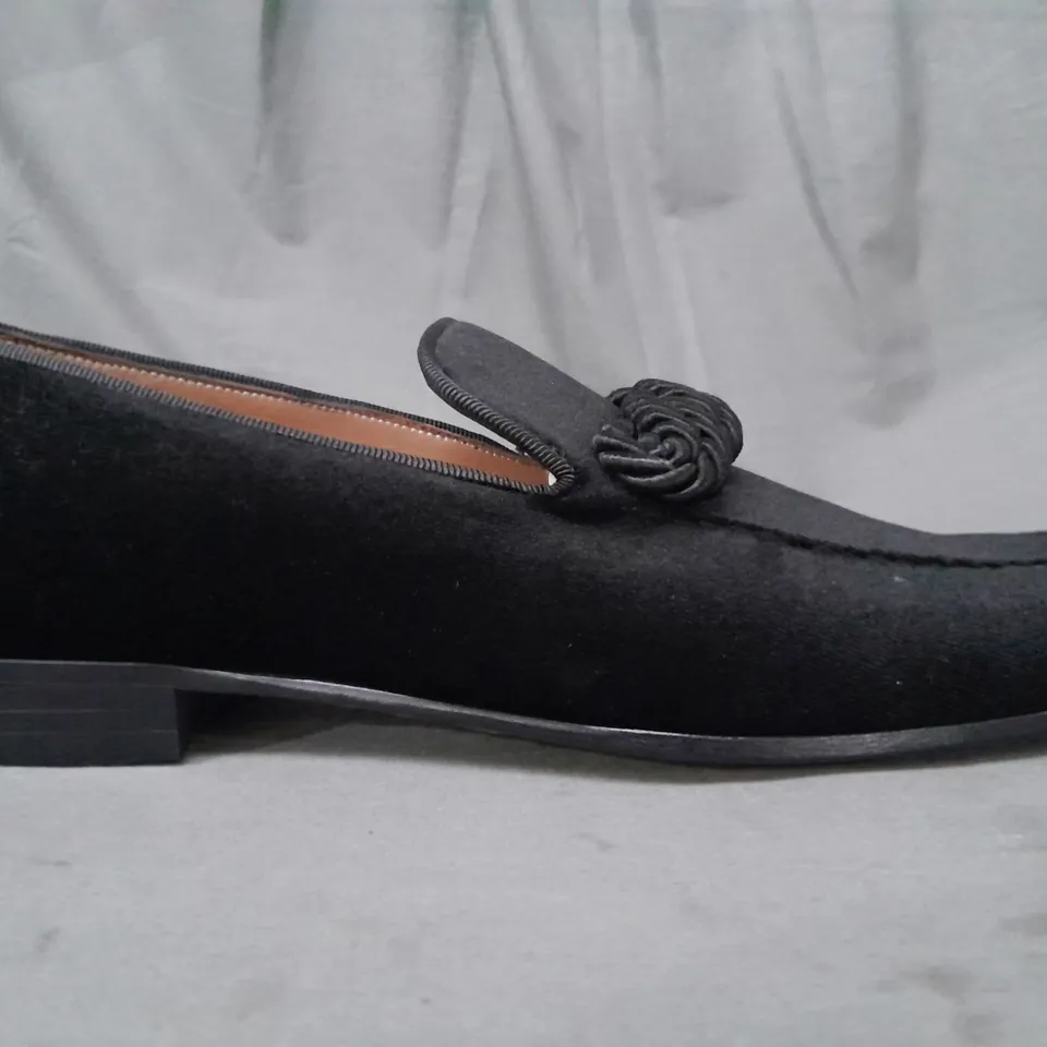 BOXED PAIR OF LÓLÚ LONDON VELVET SLIP-ON SHOES IN BLACK EU SIZE 42