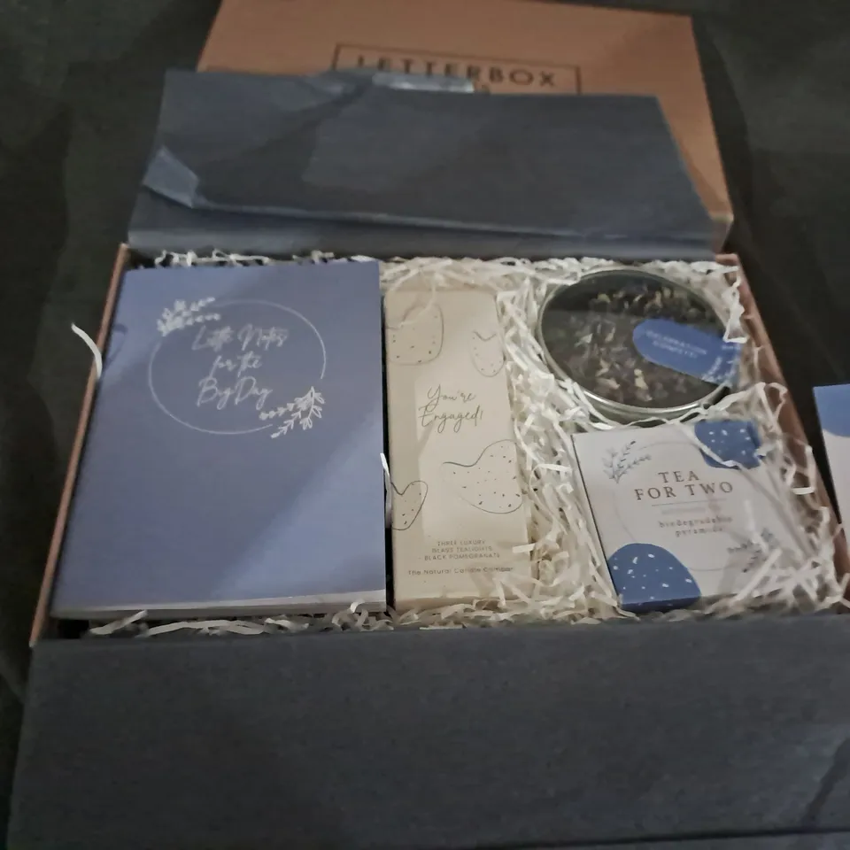 LETTERBOX GIFTS ENGAGEMENT GIFT SET