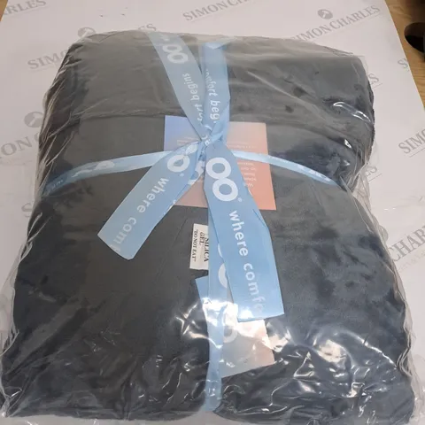 OO GREY OODIE THROW 
