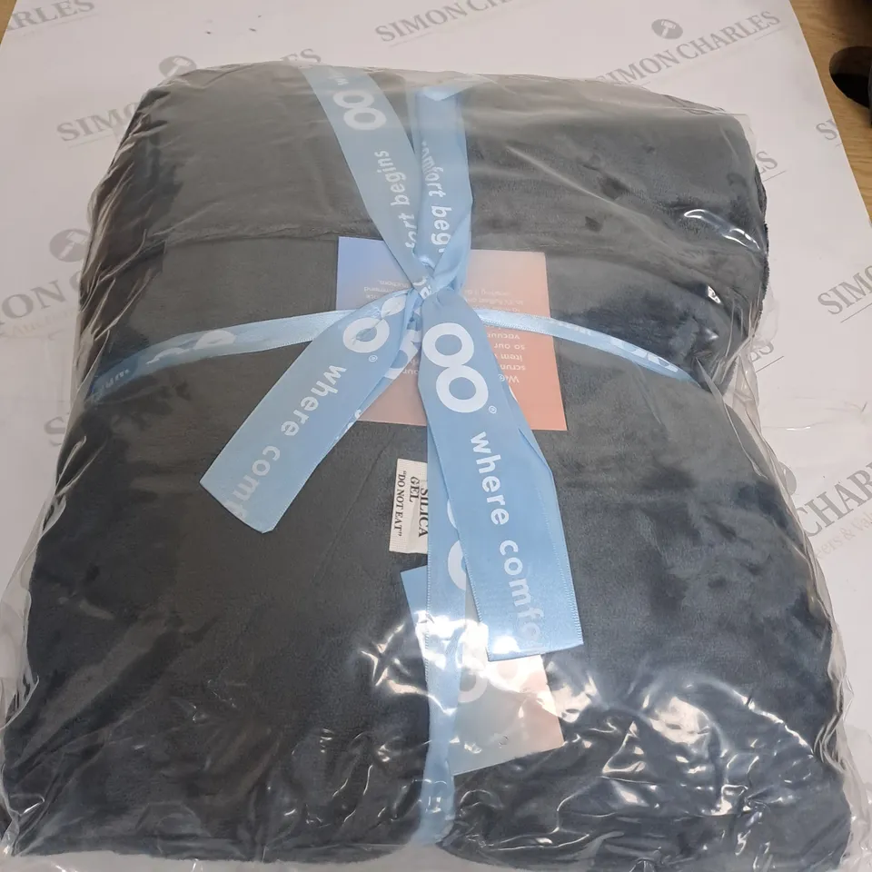 OO GREY OODIE THROW 
