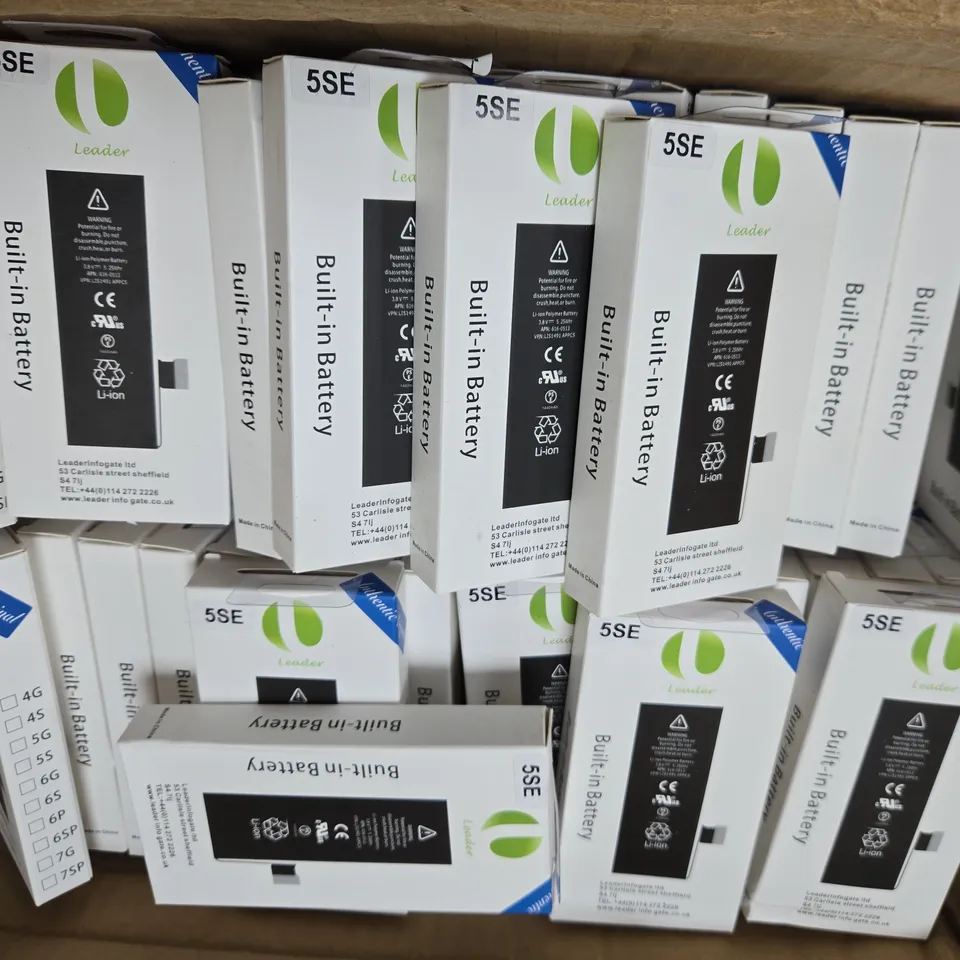 BOXED OF APPROXIMATELY 45 5SE BUILT IN BATTERY LEADER 