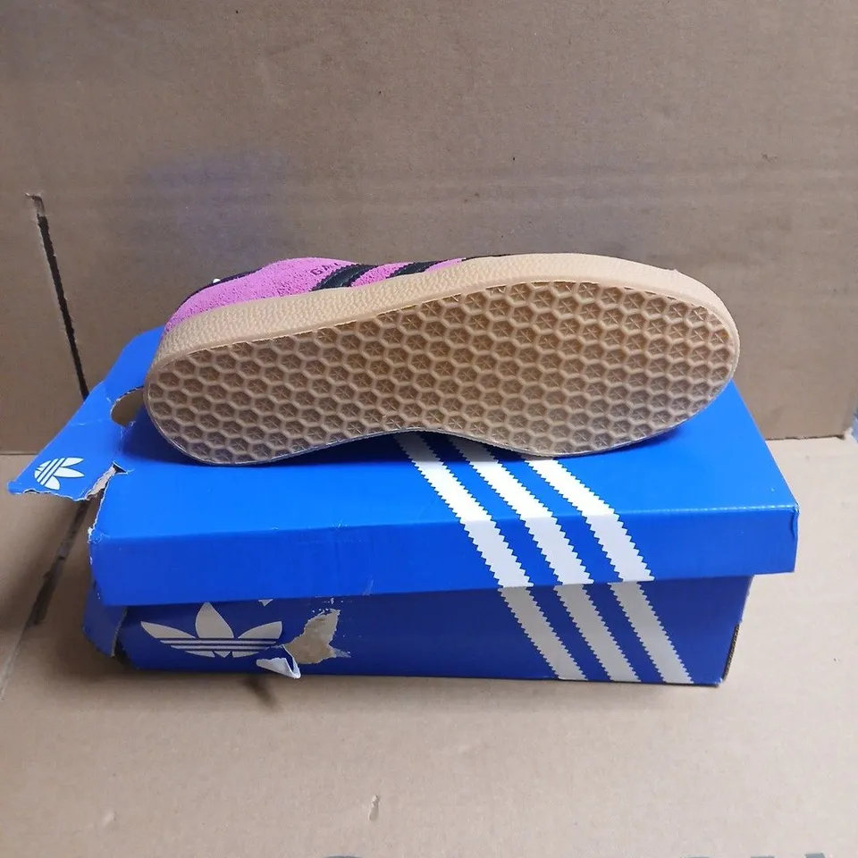 BOXED PAIR OF ADIDAS GAZELLE W PINK SUEDE TRAINERS – UK 3